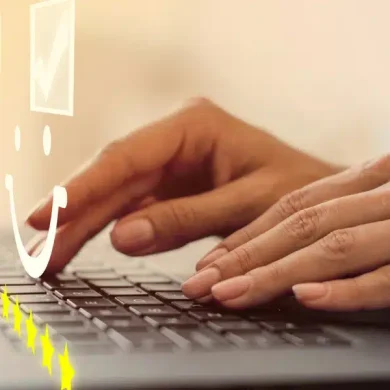 cliente avaliando a empresa e a empresa aguarda esse resultado para conferir o churn rate e desenvolver estratégias para manter o cliente